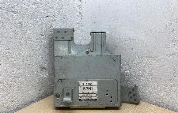 Mazda 121 Engine control unit/module B3N118881A MECSJ402 B3N1