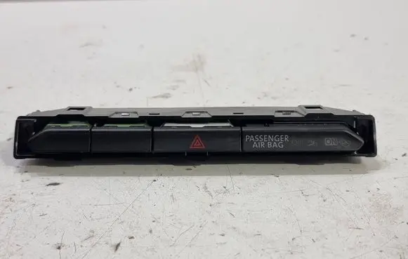 Volkswagen PASSAT B8 Hazard light switch 3G2853769A