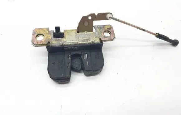 Volkswagen New Beetle Tailgate exterior lock