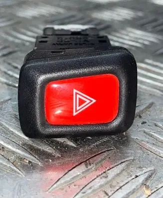 Nissan Almera Tino Hazard light switch 06016 S911N