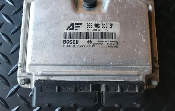 Ford Galaxy Engine control unit/module 038906019BF YM2112A650KA 0281010221