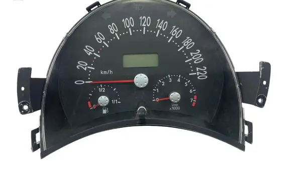 Volkswagen New Beetle Speedometer (instrument cluster)