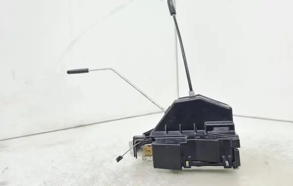 Volkswagen Fox Front door lock U883 1KB