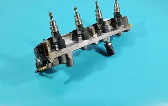 Volkswagen Golf V Fuel injector 03C906036A IMPRK1578978