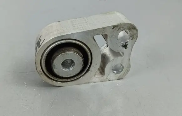 Polestar 2 Engine mount bracket 32298481