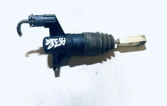 Volkswagen PASSAT B5 Clutch master cylinder 8e1721401 006236025000