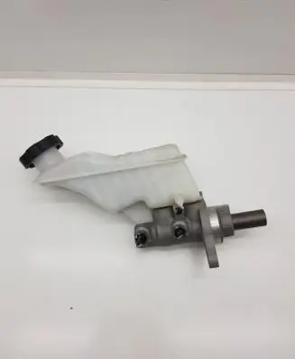 Hyundai Tucson TL Master brake cylinder D1114