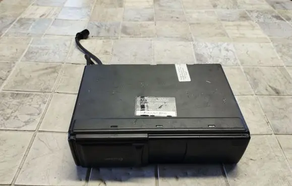 Audi A6 S6 C5 4B CD/DVD changer FA05735