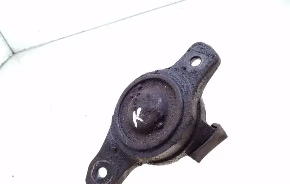 Subaru Outback Engine mount bracket