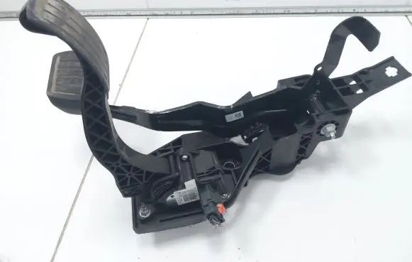 Peugeot Partner III Pedal assembly P1002572