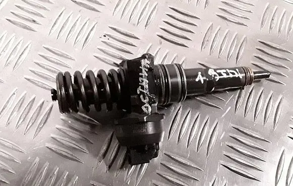 Skoda Octavia Mk1 (1U) Fuel injector 038130073ag 0414720215