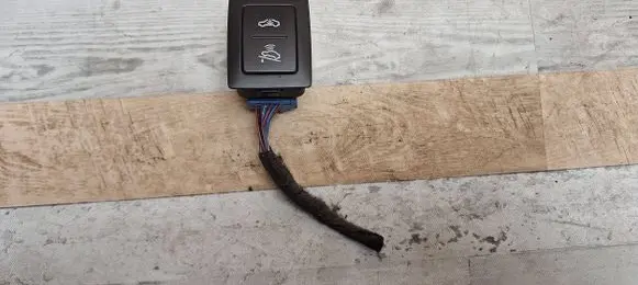 Volkswagen Transporter - Caravelle T5 Alarm switch 