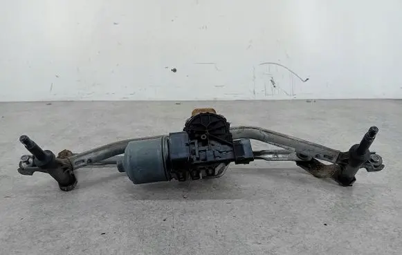 Peugeot 2008 I Front wiper linkage 