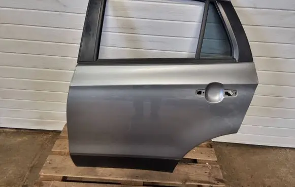 Suzuki SX4 S-Cross Rear door