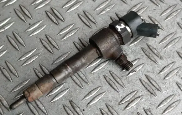 Alfa Romeo 147 Fuel injector 0445110119