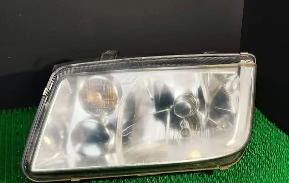 Volkswagen Bora Headlight/headlamp dust cover 96364500 96359600