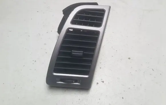 Hyundai i20 (PB PBT) Dashboard side air vent grill/cover trim