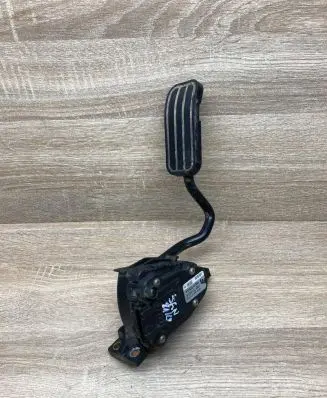 Volkswagen Sharan Accelerator throttle pedal 7M3721603B YM219F836AA