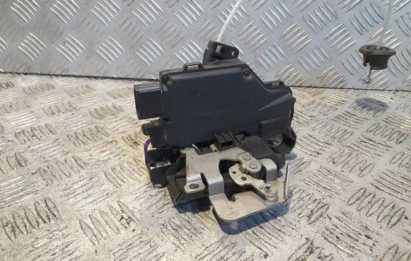 Audi A4 S4 B6 8E 8H Front door lock 4B1837015G