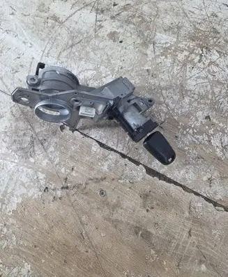 Opel Astra H Ignition lock 01528029