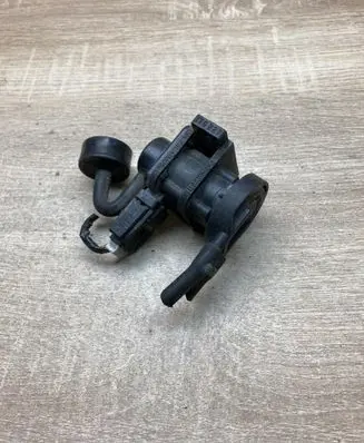 Volvo S40, V40 Turbo solenoid valve 7700874764