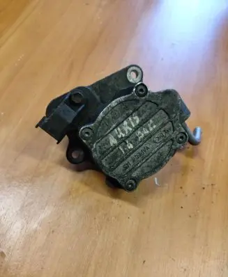 Toyota Yaris Vacuum pump ST576M2