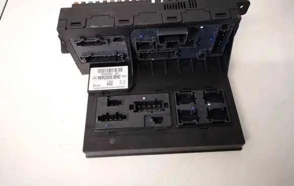 Mercedes-Benz E W211 Fuse box set 0035455901