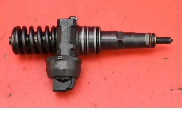 Skoda Octavia Mk2 (1Z) Fuel injector 038130073AG