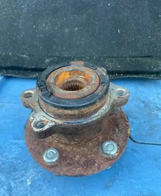 Mitsubishi Outlander Rear wheel hub 32401058