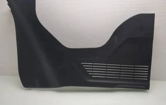 Trunk/boot lower side trim panel