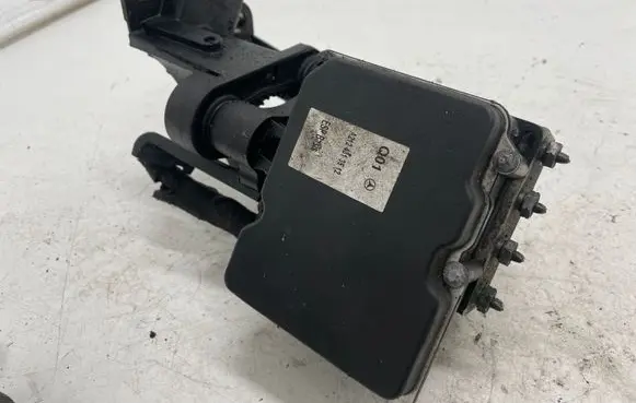 Mercedes-Benz E W212 ABS Pump A2124313512