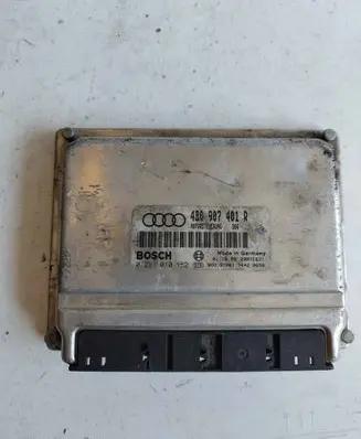 Volkswagen PASSAT B5 Engine control unit/module 0281010152