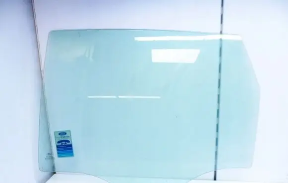 Ford Fiesta Front door window glass four-door