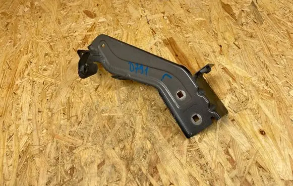 Smart ForFour II W453 Fender mounting bracket 631431403R