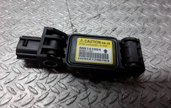 Mitsubishi Grandis Airbag deployment crash/impact sensor MN141004