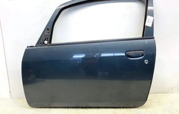 Mitsubishi Colt Front door