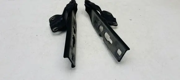 Audi Q3 8U Engine bonnet/hood hinges 8U0823302 8U0823301
