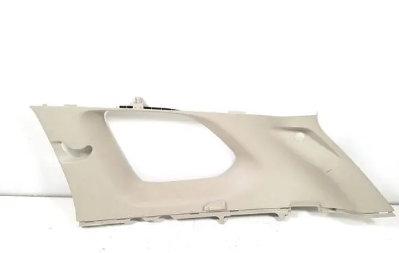 Mitsubishi Outlander (D)pillar trim (top) 7230A692ZZ