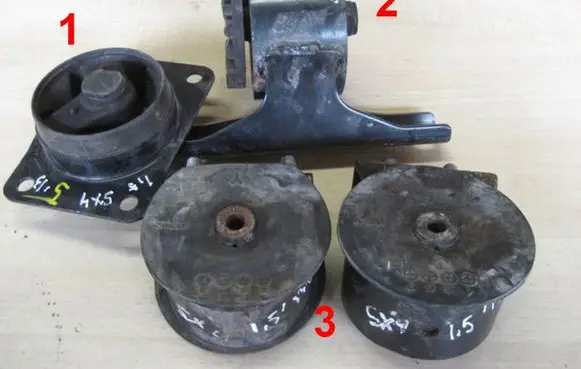 Suzuki SX4 Engine mount bracket