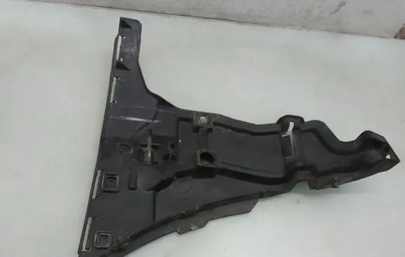Front bumper mounting bracket