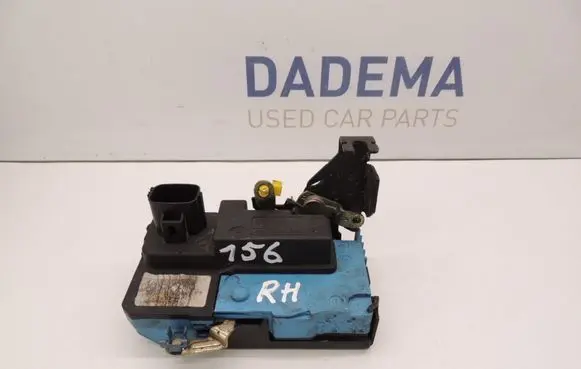 Volvo V70 Front door lock D156