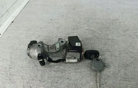 Toyota Avensis T250 Ignition lock 