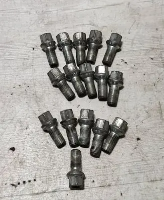 Volkswagen Touran III Nuts/bolts 