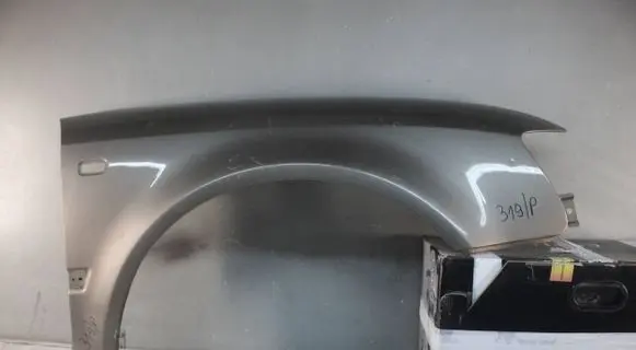 Audi A4 S4 B7 8E 8H Fender mounting bracket
