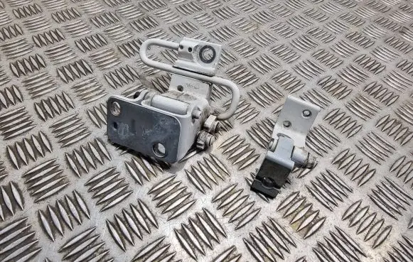 Rear door hinge set