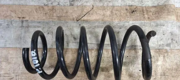 Toyota Auris 150 Front coil spring