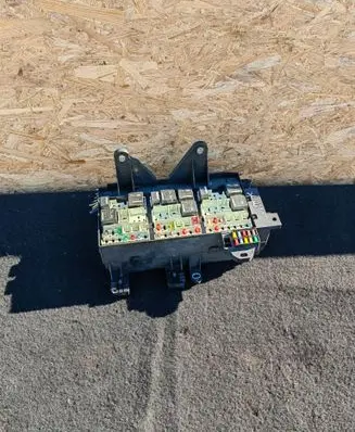 Jaguar XE Fuse module