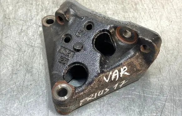 Toyota Prius (XW50) Engine mounting bracket 37060 V9DA