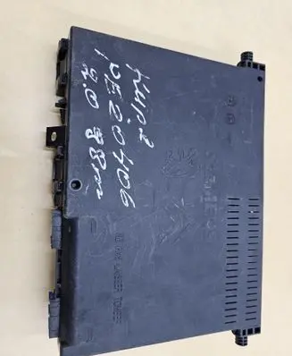 Peugeot 406 Fuse module