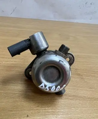 BMW X6 E71 Fuel injection high pressure pump 0261520048 D5008